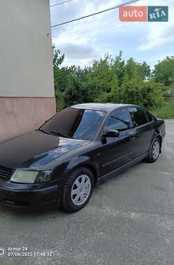 Седан Volkswagen Passat 2000 в Киеве