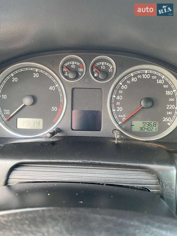 Универсал Volkswagen Passat 2004 в Луцке фото 10 Универсал Volkswagen Passat 2004 в Луцке