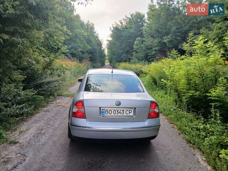 Седан Volkswagen Passat 2002 в Ланівці