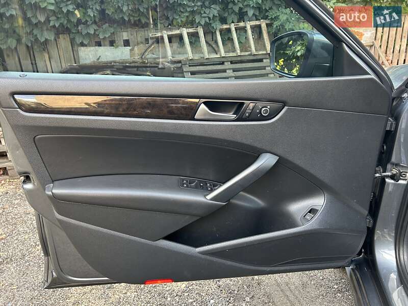 Седан Volkswagen Passat 2013 в Запорожье