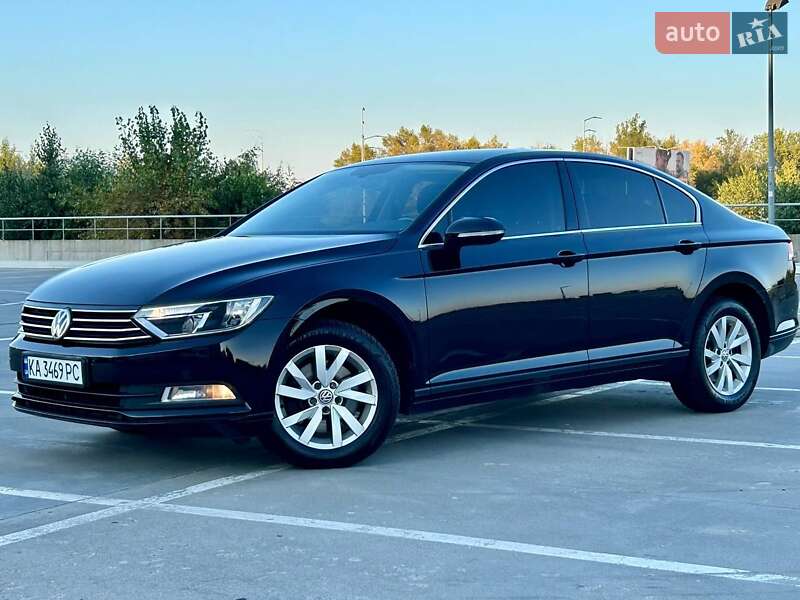 Седан Volkswagen Passat 2019 в Киеве