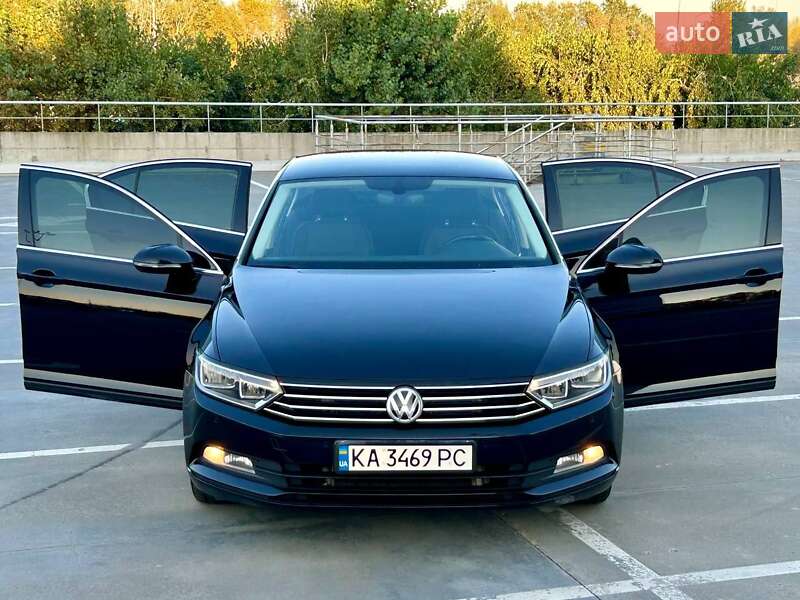 Седан Volkswagen Passat 2019 в Киеве