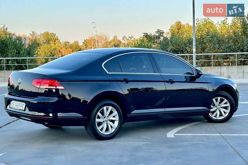 Седан Volkswagen Passat 2019 в Киеве
