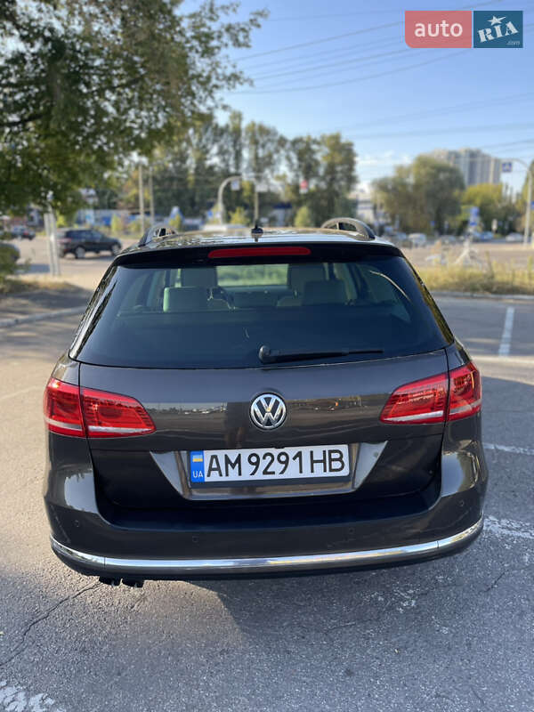 Универсал Volkswagen Passat 2014 в Киеве