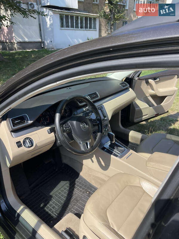 Универсал Volkswagen Passat 2014 в Киеве