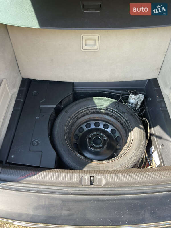 Универсал Volkswagen Passat 2014 в Киеве