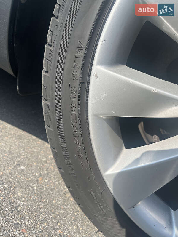 Универсал Volkswagen Passat 2010 в Киеве