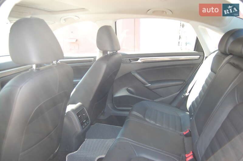 Седан Volkswagen Passat 2015 в Києві