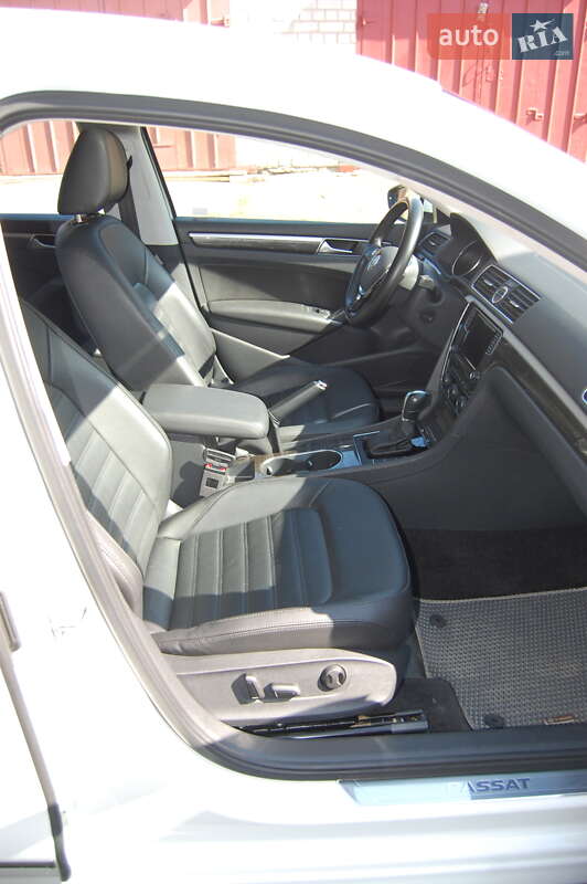 Седан Volkswagen Passat 2015 в Києві