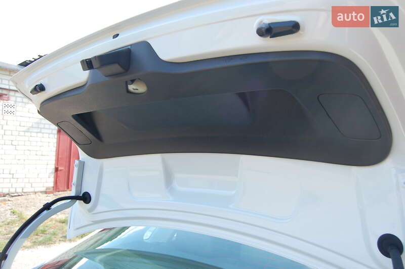 Седан Volkswagen Passat 2015 в Києві