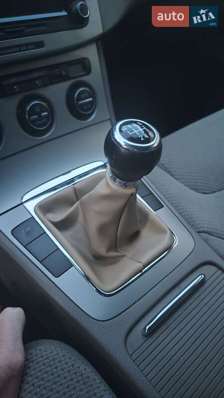 Седан Volkswagen Passat 2006 в Львові