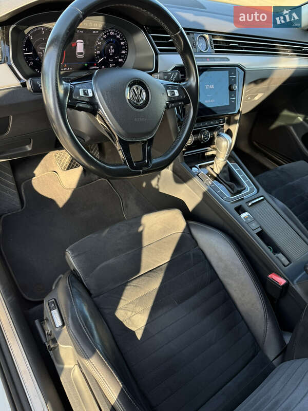 Універсал Volkswagen Passat 2018 в Києві