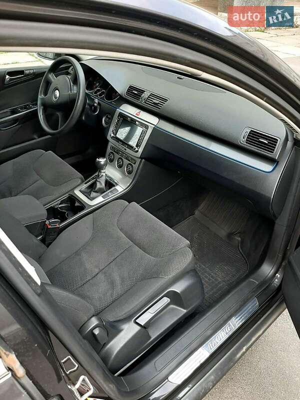 Универсал Volkswagen Passat 2006 в Николаеве
