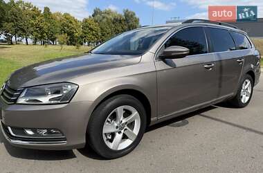 Універсал Volkswagen Passat 2011 в Києві