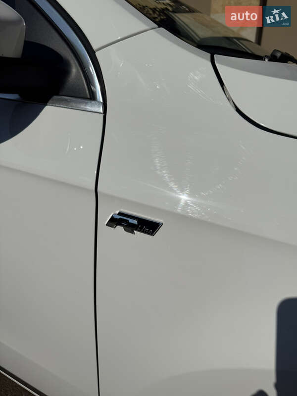 Универсал Volkswagen Passat 2012 в Львове