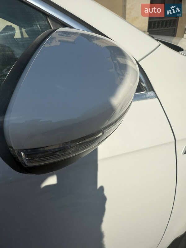 Универсал Volkswagen Passat 2012 в Львове