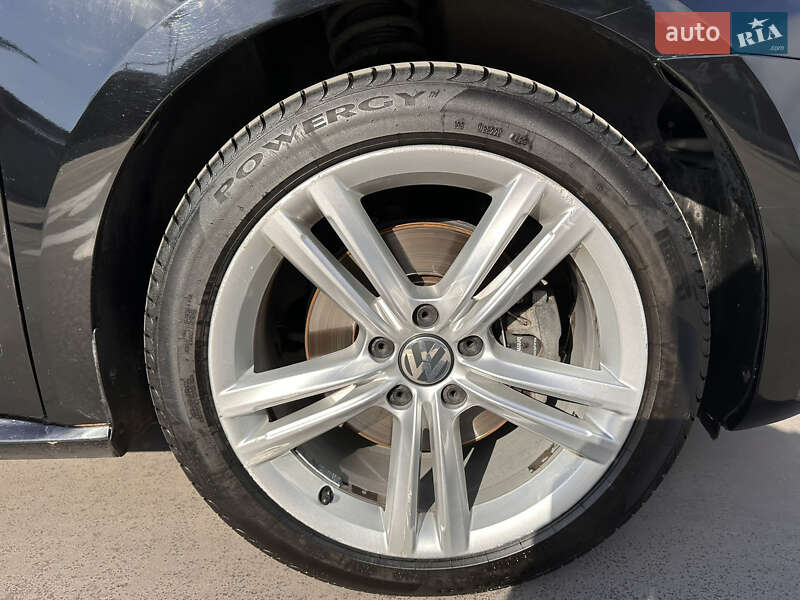 Седан Volkswagen Passat 2013 в Києві