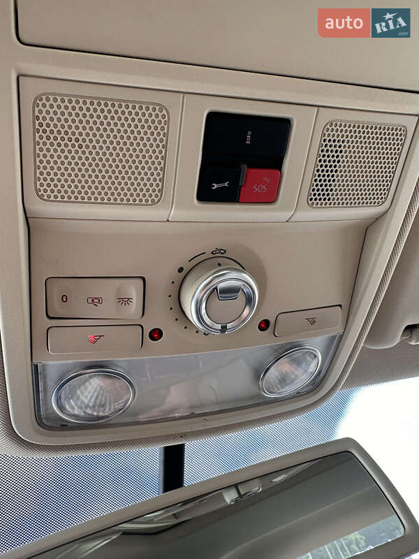 Седан Volkswagen Passat 2013 в Києві