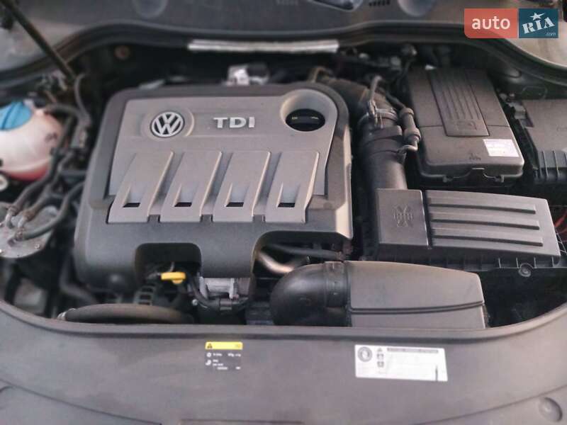 Универсал Volkswagen Passat 2014 в Киеве
