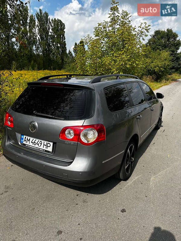 Універсал Volkswagen Passat 2005 в Житомирі