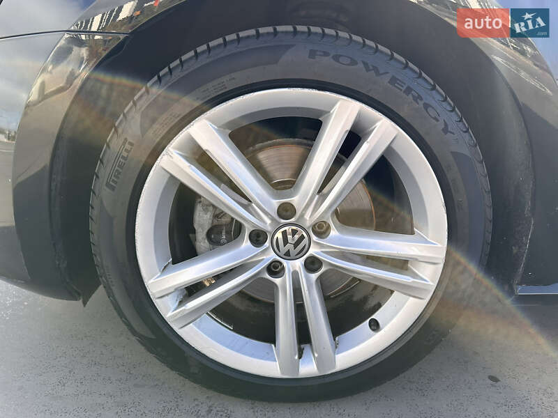 Седан Volkswagen Passat 2013 в Києві