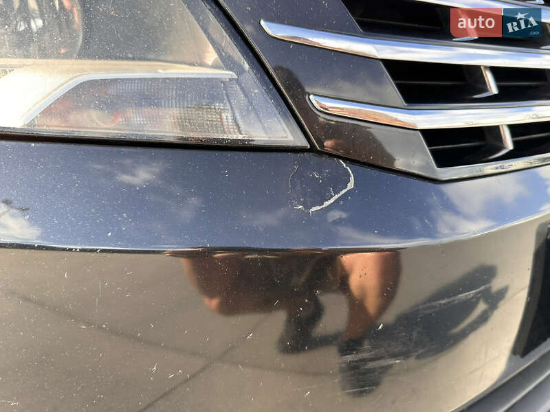 Седан Volkswagen Passat 2013 в Києві