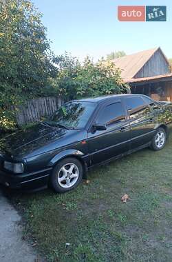 Седан Volkswagen Passat 1992 в Полтаве