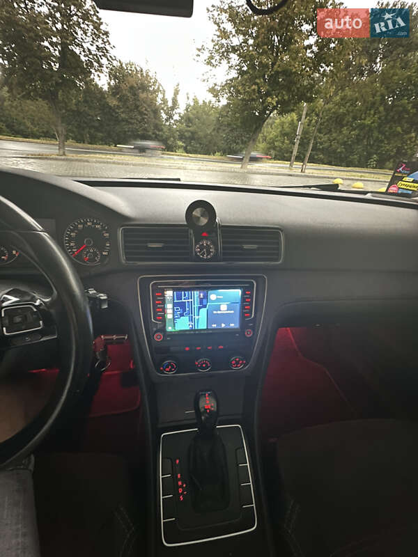 Седан Volkswagen Passat 2013 в Хмельницькому