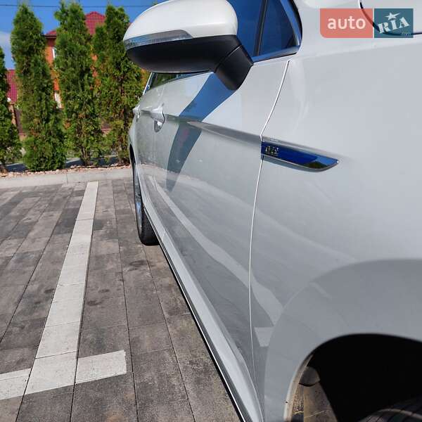 Универсал Volkswagen Passat 2017 в Луцке