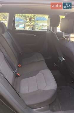 Універсал Volkswagen Passat 2011 в 
