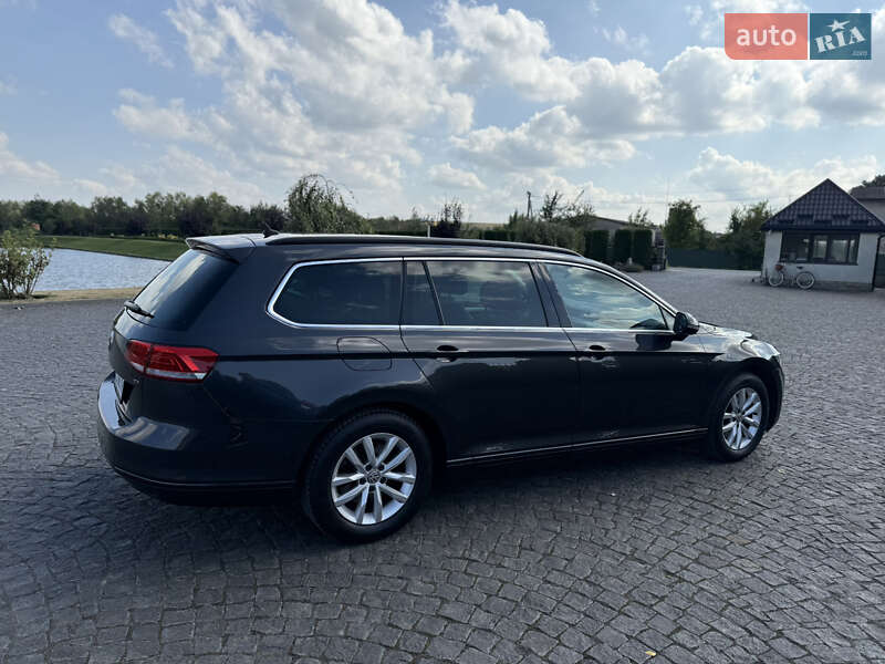 Универсал Volkswagen Passat 2017 в Львове