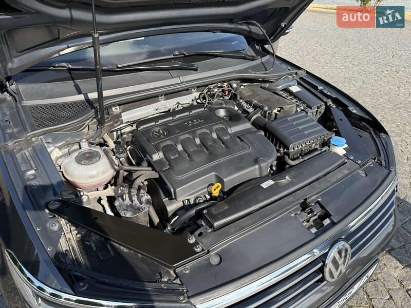 Универсал Volkswagen Passat 2017 в Львове