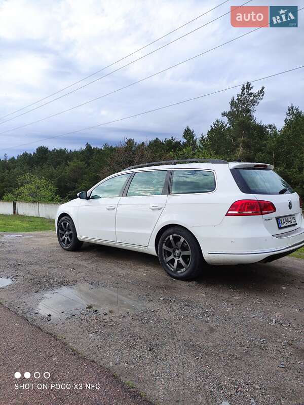 Универсал Volkswagen Passat 2012 в Киеве