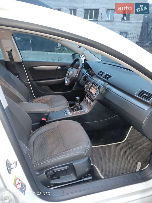 Универсал Volkswagen Passat 2012 в Киеве