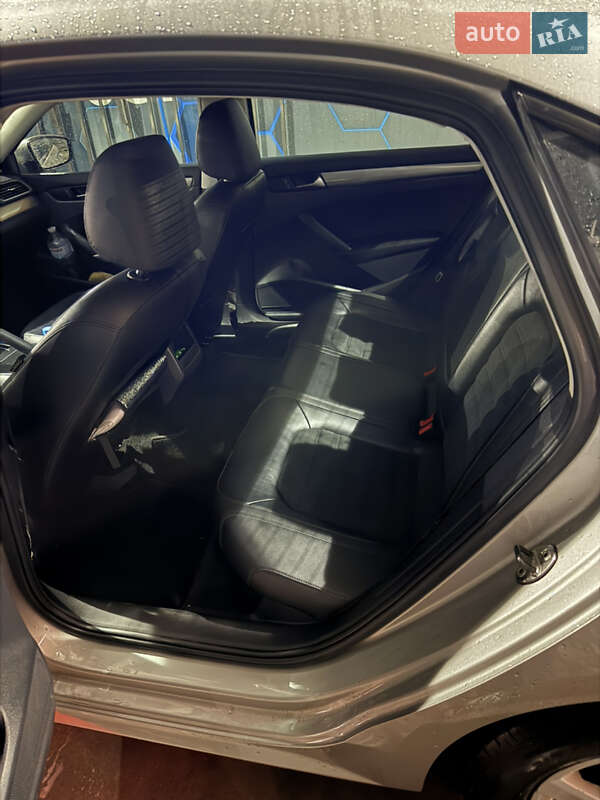 Седан Volkswagen Passat 2012 в Фастове