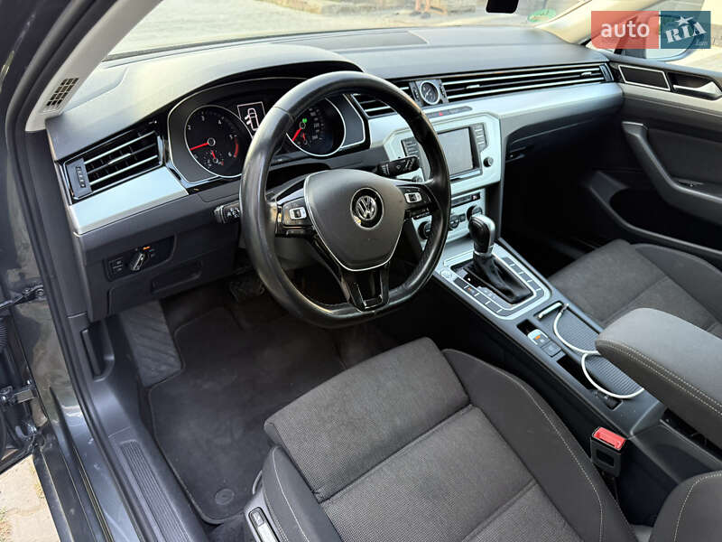 Универсал Volkswagen Passat 2015 в Черновцах