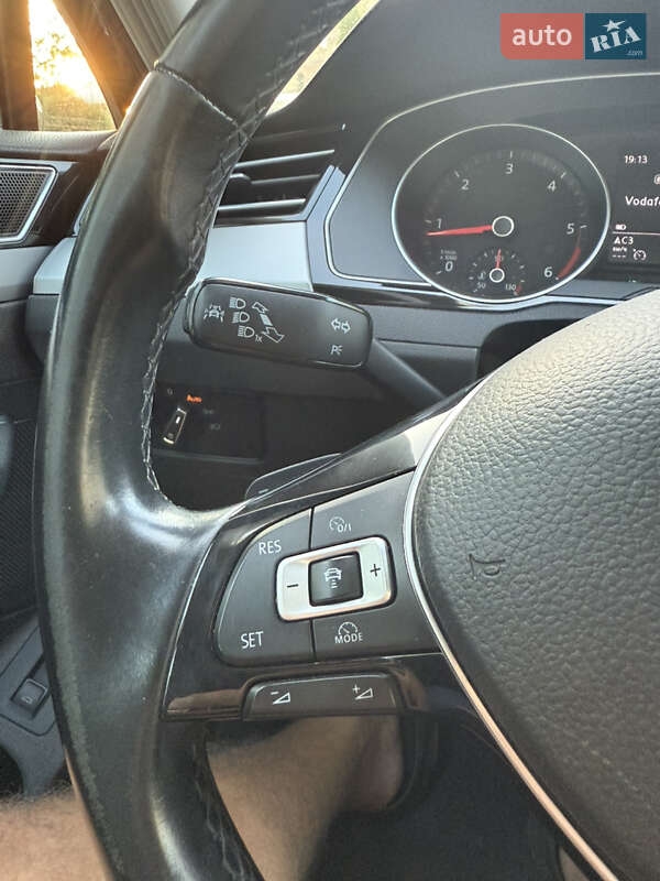 Универсал Volkswagen Passat 2015 в Черновцах