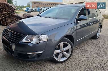 Универсал Volkswagen Passat 2010 в Ровно