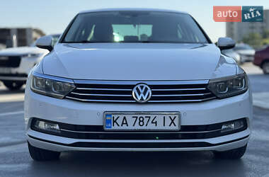 Седан Volkswagen Passat 2018 в Києві