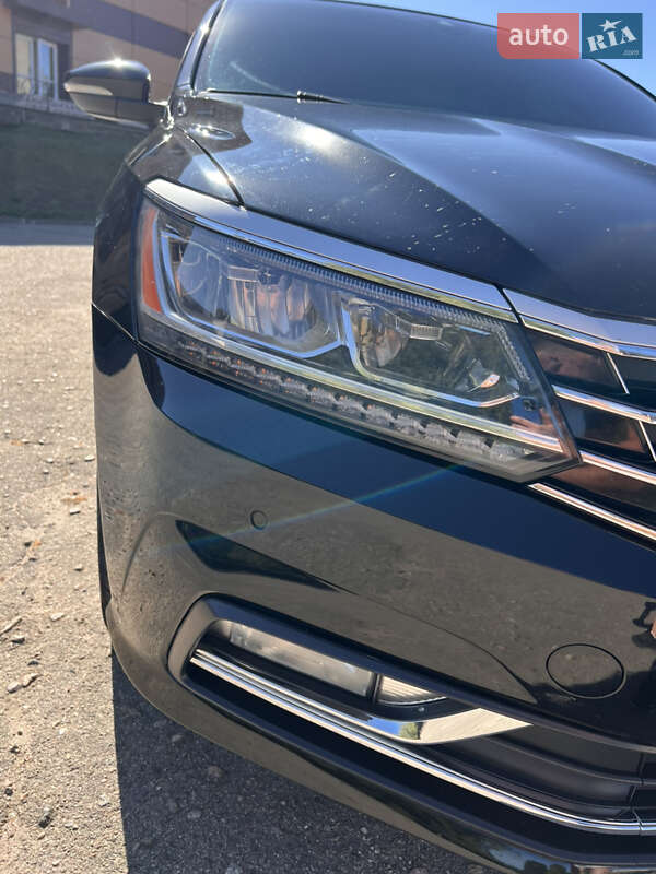 Седан Volkswagen Passat 2015 в Лозовой