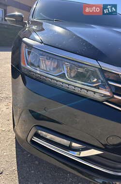 Седан Volkswagen Passat 2015 в 