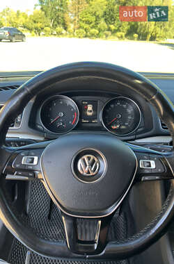 Седан Volkswagen Passat 2015 в 