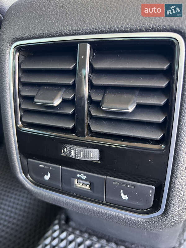 Седан Volkswagen Passat 2015 в Лозовой