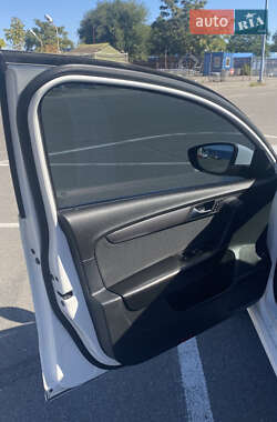 Седан Volkswagen Passat 2013 в 