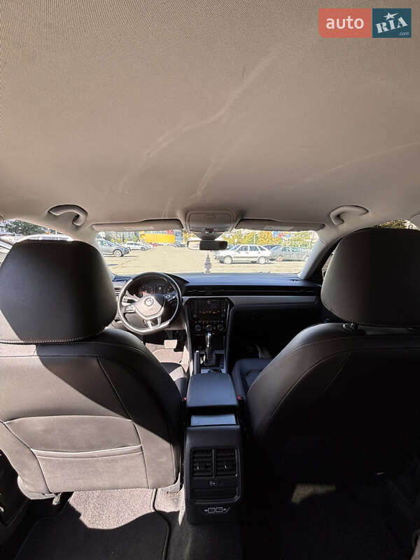 Седан Volkswagen Passat 2020 в Киеве