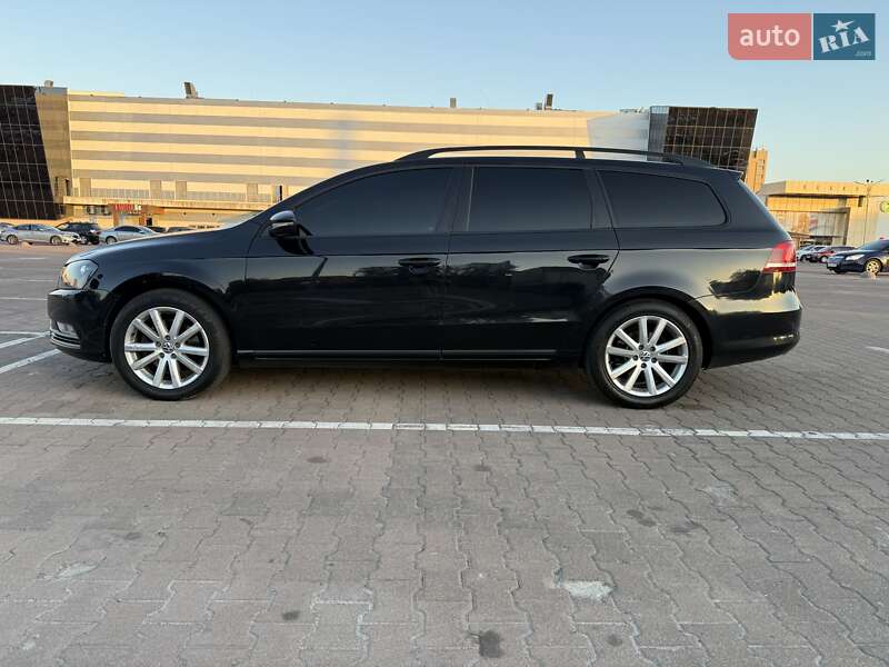 Универсал Volkswagen Passat 2011 в Житомире
