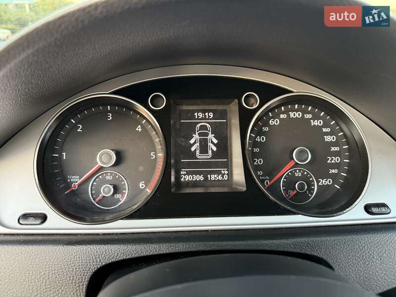 Универсал Volkswagen Passat 2011 в Житомире