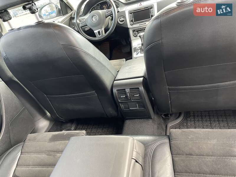 Седан Volkswagen Passat 2010 в Києві