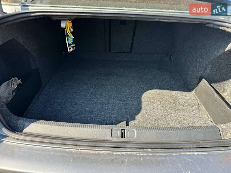 Седан Volkswagen Passat 2007 в Харкові