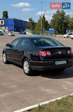 Седан Volkswagen Passat 2006 в Житомире